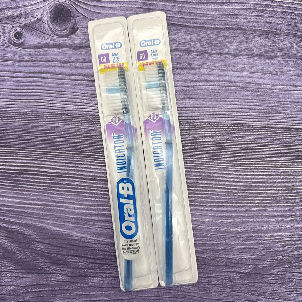 2 LOT Oral-B 60 Toothbrush Adult Large Full Head Indicator Bristles Medium/Soft